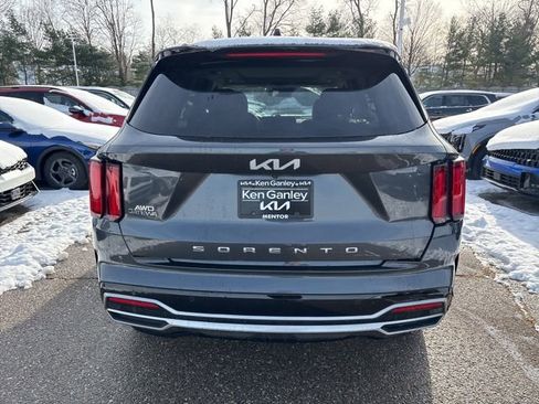 Certified 2022 Kia Sorento SX image 5