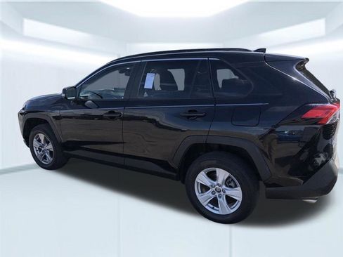 Used 2022 Toyota RAV4 XLE image 16