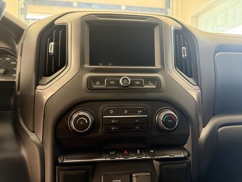 Used 2020 Chevrolet Silverado 1500 Custom w/ Custom Value Package image 19