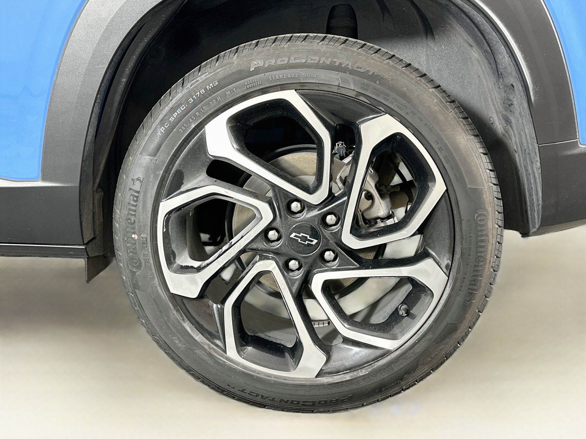Used 2024 Chevrolet Trax RS w/ Sunroof Package FWD image 11