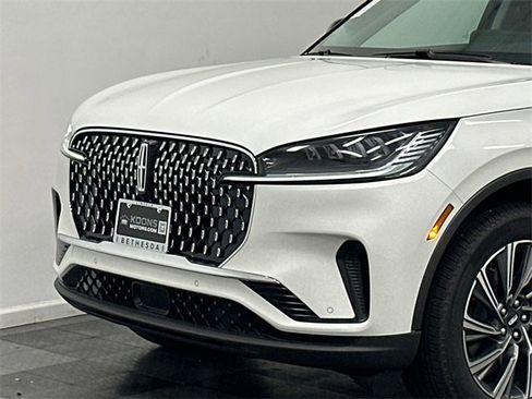 New 2026 Lincoln Aviator AWD image 2
