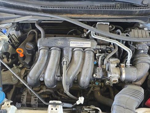 Used 2018 Honda Fit Sport image 17