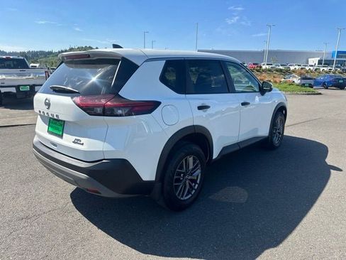 Used 2022 Nissan Rogue S AWD/4WD image 8