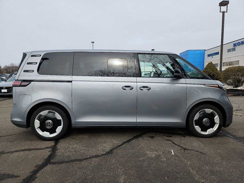 Used 2025 Volkswagen ID. Buzz Pro S image 7