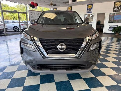 Used 2021 Nissan Rogue SV AWD/4WD image 2