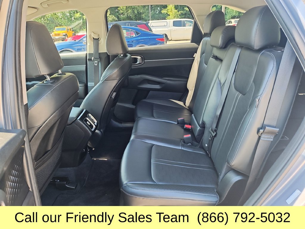 Used 2024 Kia Sorento S AWD/4WD image 23