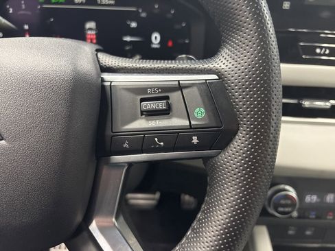 Used 2025 Mitsubishi Outlander SEL AWD/4WD image 45