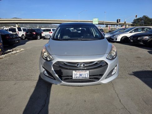 Used 2013 Hyundai Elantra GT w/ Style Pkg image 3