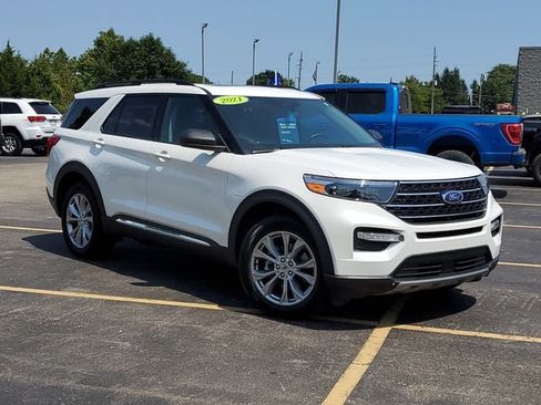 Certified 2021 Ford Explorer XLT w/ Equipment Group 202A AWD/4WD image 39
