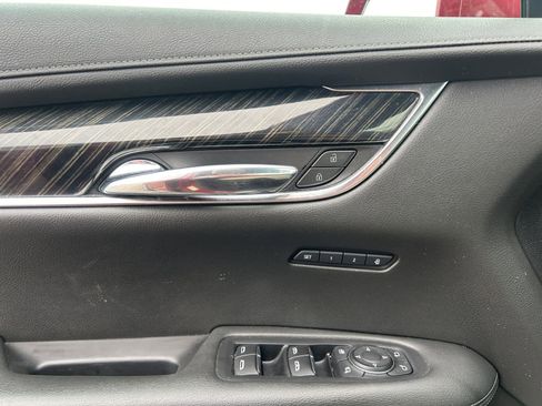 Used 2020 Cadillac XT6 Premium Luxury image 11