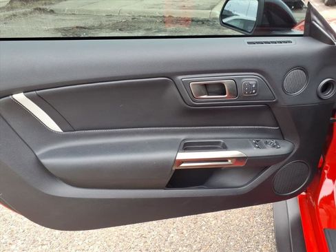 Used 2021 Ford Mustang Shelby GT500 w/ Technology Package image 12