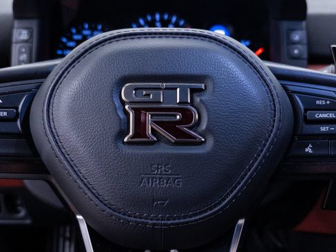 Used 2020 Nissan GT-R Premium w/ Premium Interior Package AWD/4WD image 48
