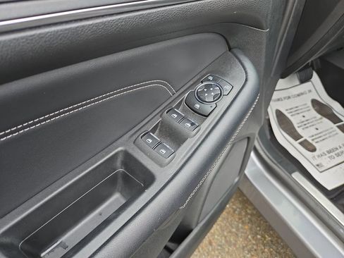 Used 2024 Ford Edge Titanium image 13