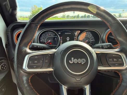 Used 2021 Jeep Gladiator Mojave AWD/4WD image 15