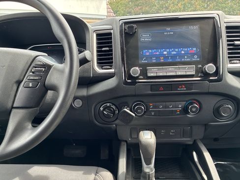 Used 2022 Nissan Frontier SV w/ Technology Package AWD/4WD image 23