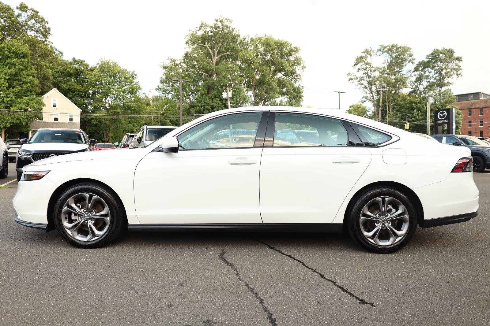 Used 2024 Honda Accord EX image 4