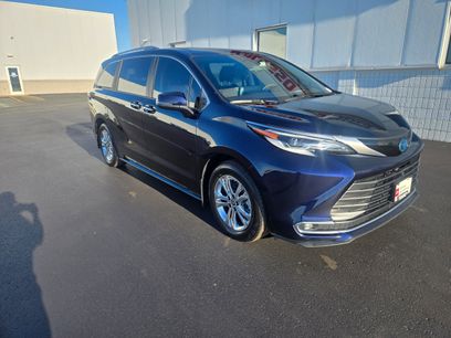 Certified 2023 Toyota Sienna Platinum