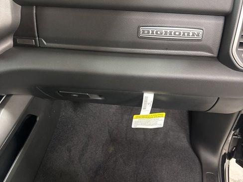 New 2026 RAM 1500 4x4 Crew Cab image 32