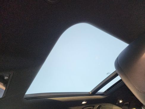 Used 2024 Land Rover Defender 130 X image 27