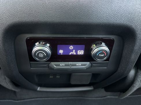 New 2026 GMC Acadia Elevation image 12