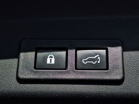 Used 2023 Subaru Ascent Touring AWD/4WD image 32