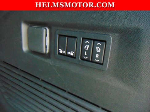 Used 2021 Chevrolet Tahoe LT w/ LT Signature Package image 38