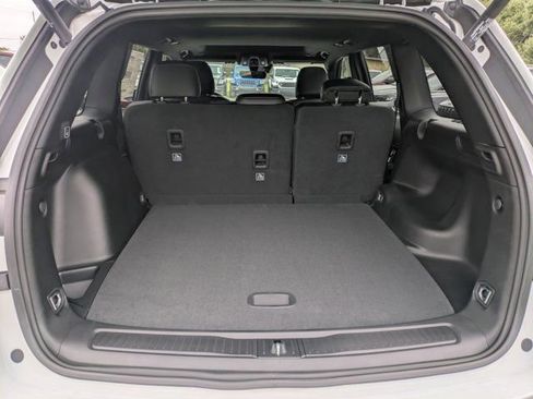 New 2025 Jeep Grand Cherokee Altitude RWD image 11