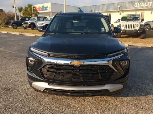 Used 2024 Chevrolet TrailBlazer LT w/ LT Cold Weather Package image 9