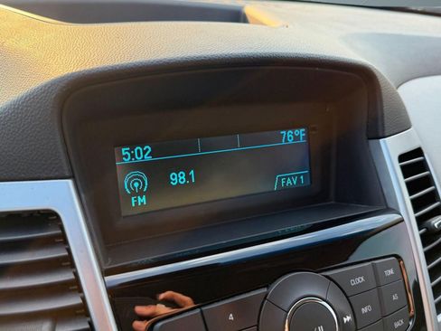 Used 2012 Chevrolet Cruze LS image 26