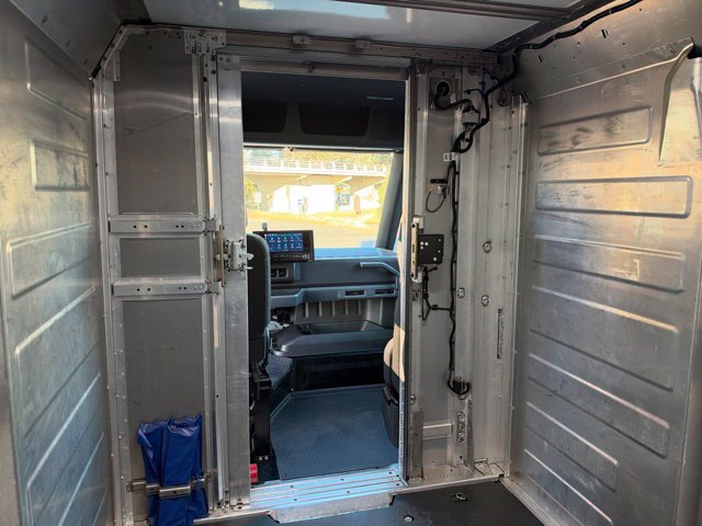 Used 2024 Chevrolet Brightdrop 600 w/ Commercial Equipment Package AWD/4WD image 23