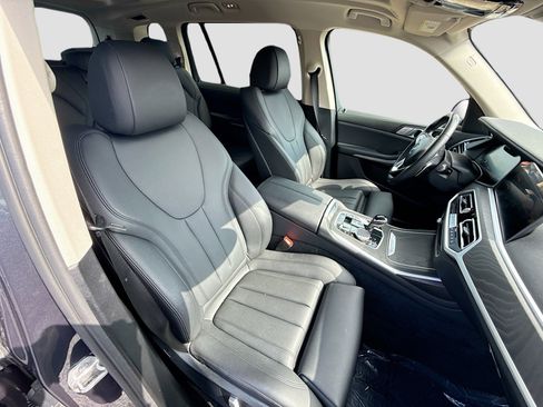 Used 2022 BMW X7 xDrive40i AWD/4WD image 16