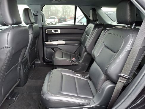 Certified 2023 Ford Explorer XLT w/ Equipment Group 202A AWD/4WD image 13