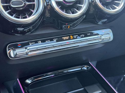 Certified 2022 Mercedes-Benz GLB 250 4MATIC image 15