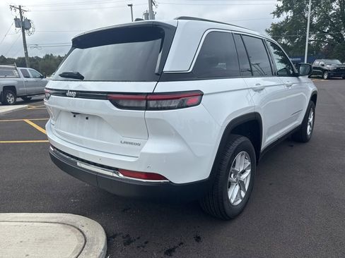 New 2025 Jeep Grand Cherokee Laredo X w/ Luxury Tech Group I AWD/4WD image 8