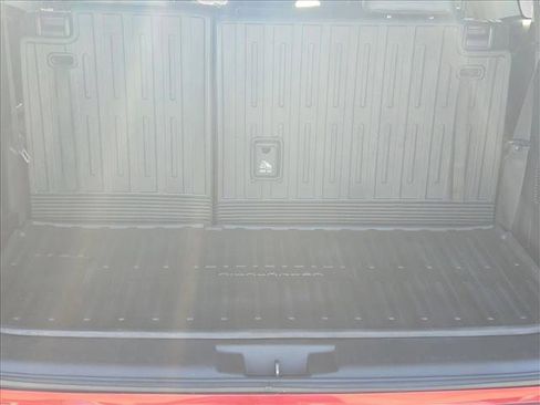 Used 2021 Toyota Highlander XLE FWD image 6
