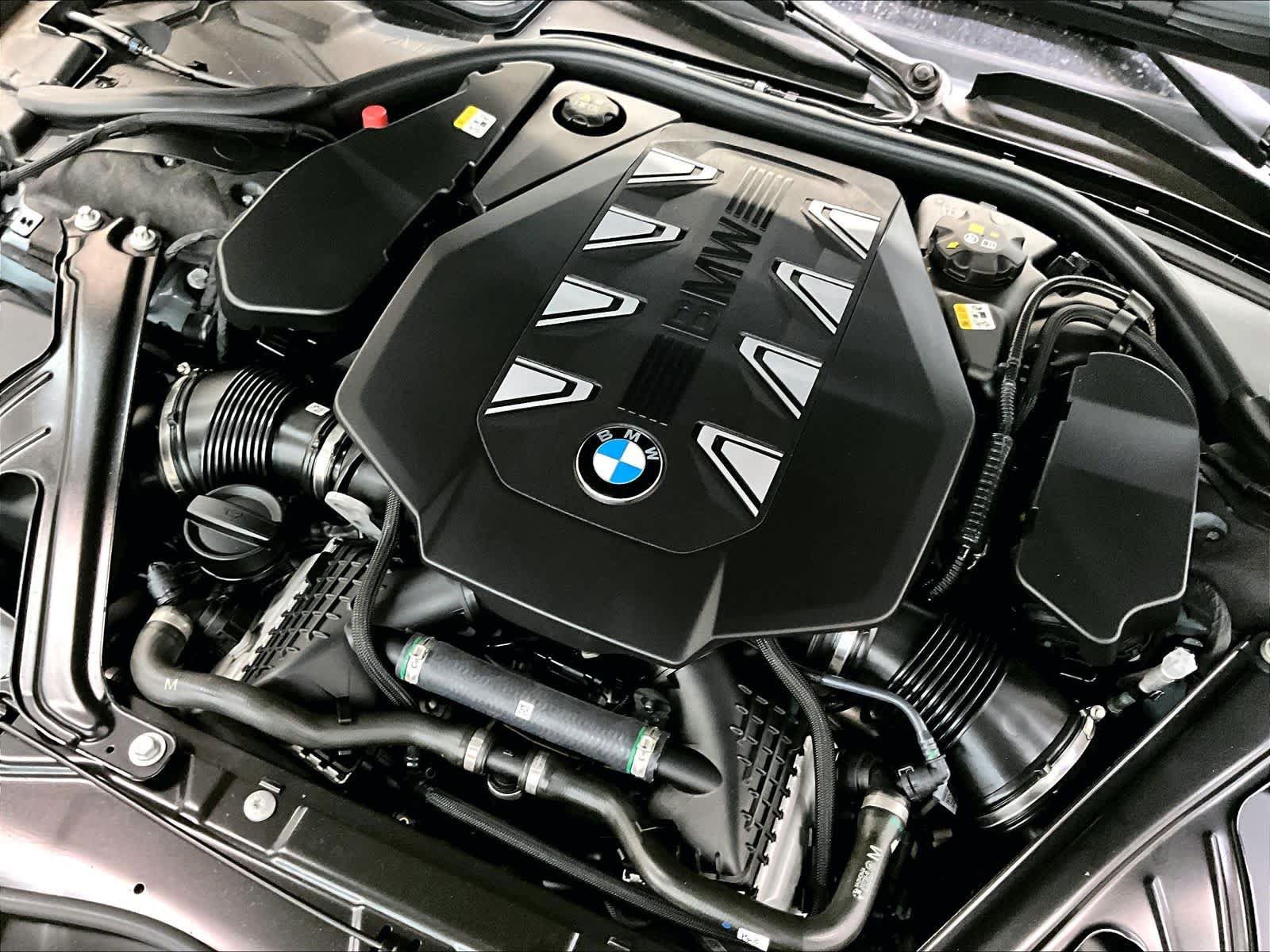 Used 2025 BMW 760i xDrive AWD/4WD image 36