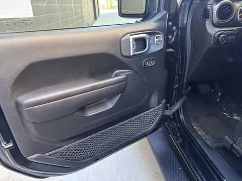 Used 2021 Jeep Wrangler Sport image 6