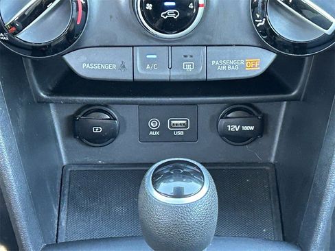 Used 2021 Hyundai Kona SE image 16