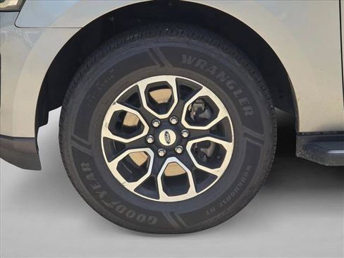 Used 2024 Ford Expedition Limited RWD image 14