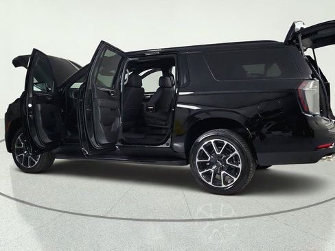New 2026 Chevrolet Suburban RST w/ Comfort Package AWD/4WD image 12