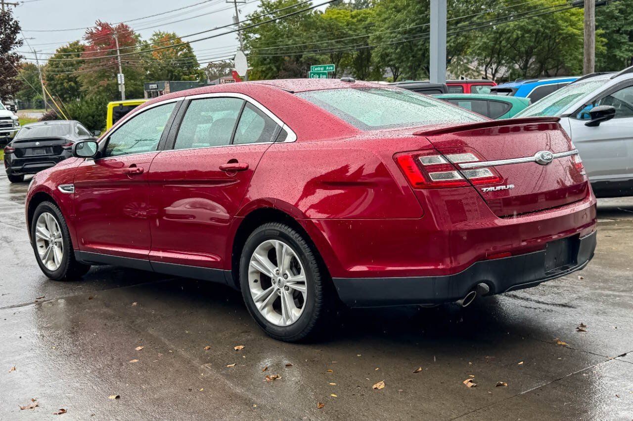 Used 2016 Ford Taurus SEL FWD image 5