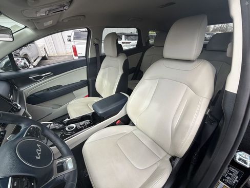 Used 2024 Kia Sportage EX image 17