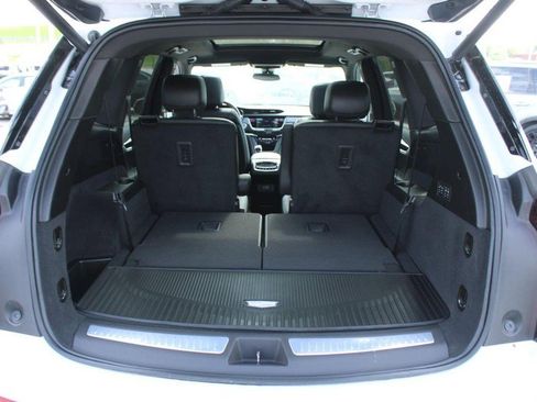 Used 2024 Cadillac XT6 Premium Luxury AWD/4WD image 6