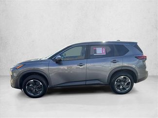 Used 2024 Nissan Rogue SV video 2