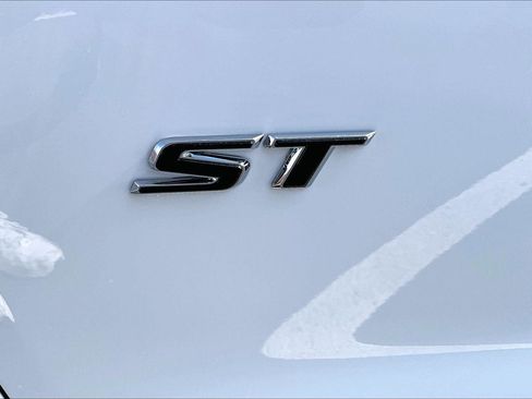 New 2026 Buick Enclave Sport Touring image 10