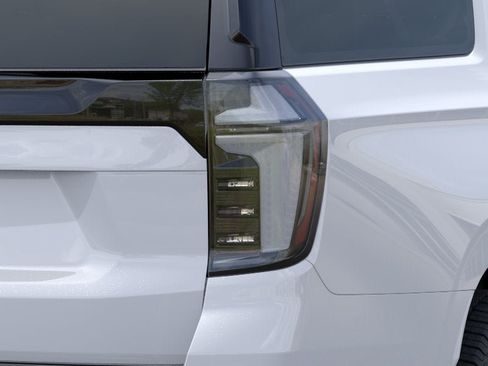New 2026 Chevrolet Suburban High Country AWD/4WD image 35