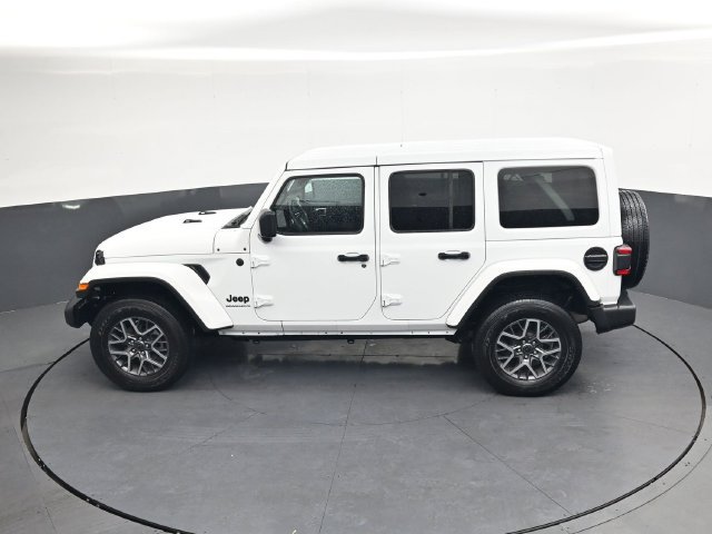 Used 2025 Jeep Wrangler Unlimited Sahara AWD/4WD image 28