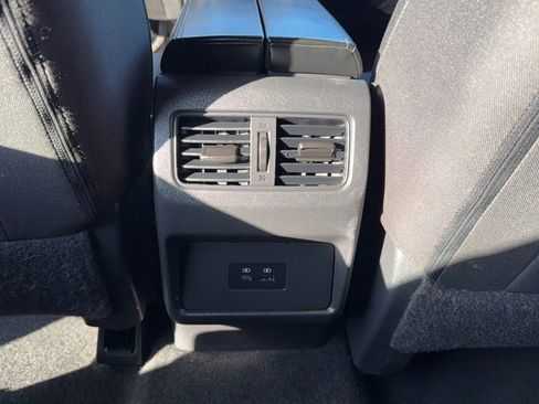 Used 2023 Nissan Rogue SV FWD image 27