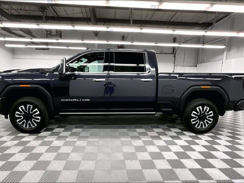 Used 2024 GMC Sierra 3500 Denali Ultimate AWD/4WD image 15