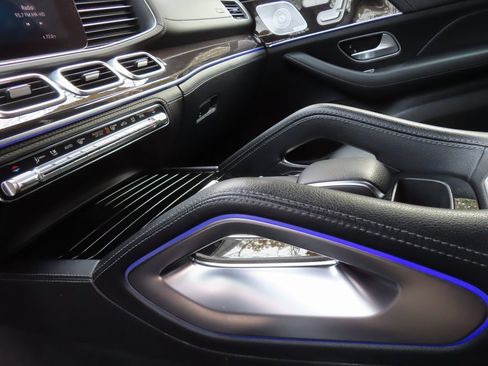 Used 2020 Mercedes-Benz GLE 350 4MATIC image 6